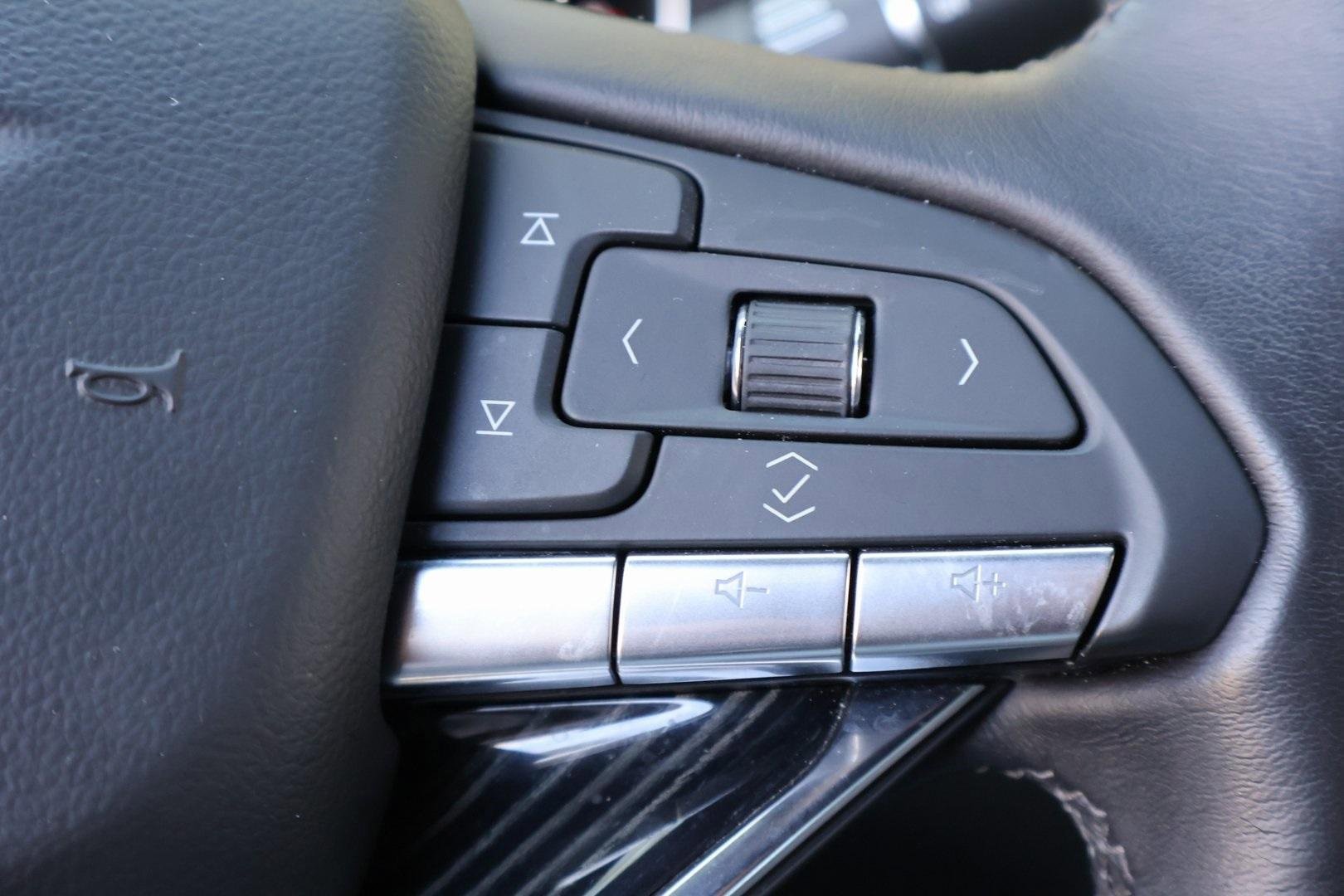 Certified 2025 Cadillac XT6 Premium Luxury image 24