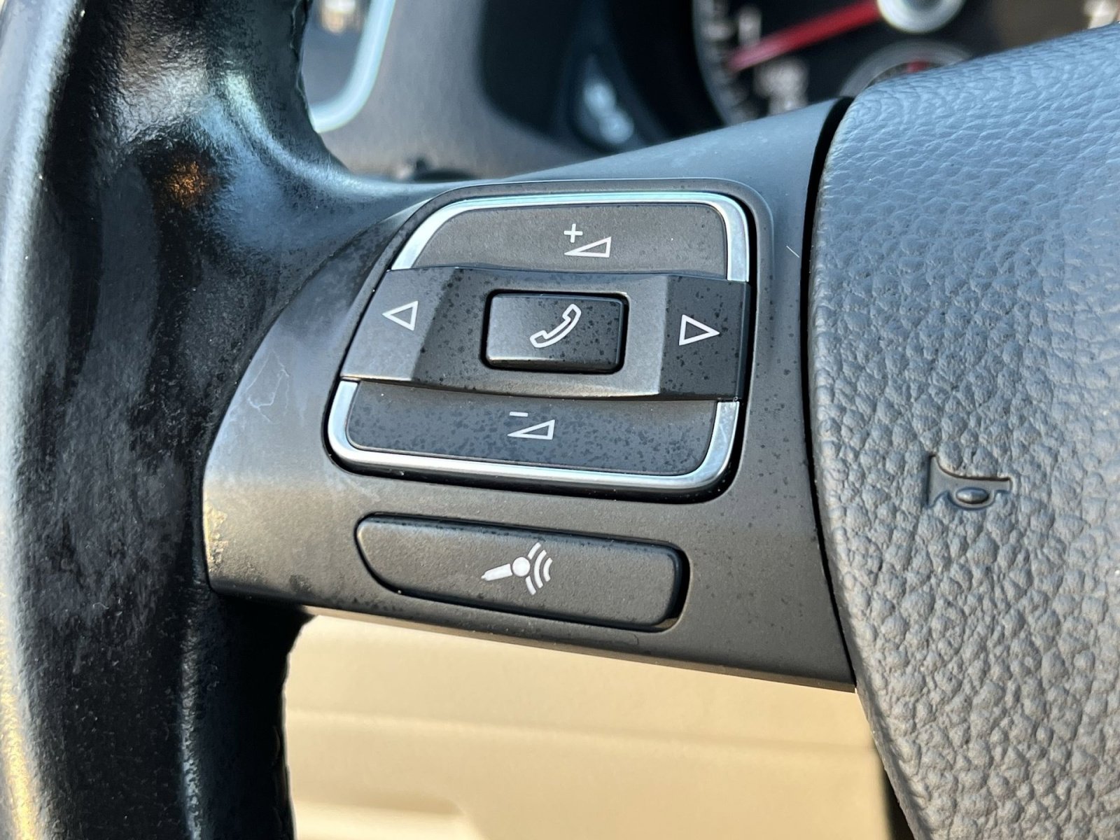 Used 2013 Volkswagen Passat 2.5 SE image 29