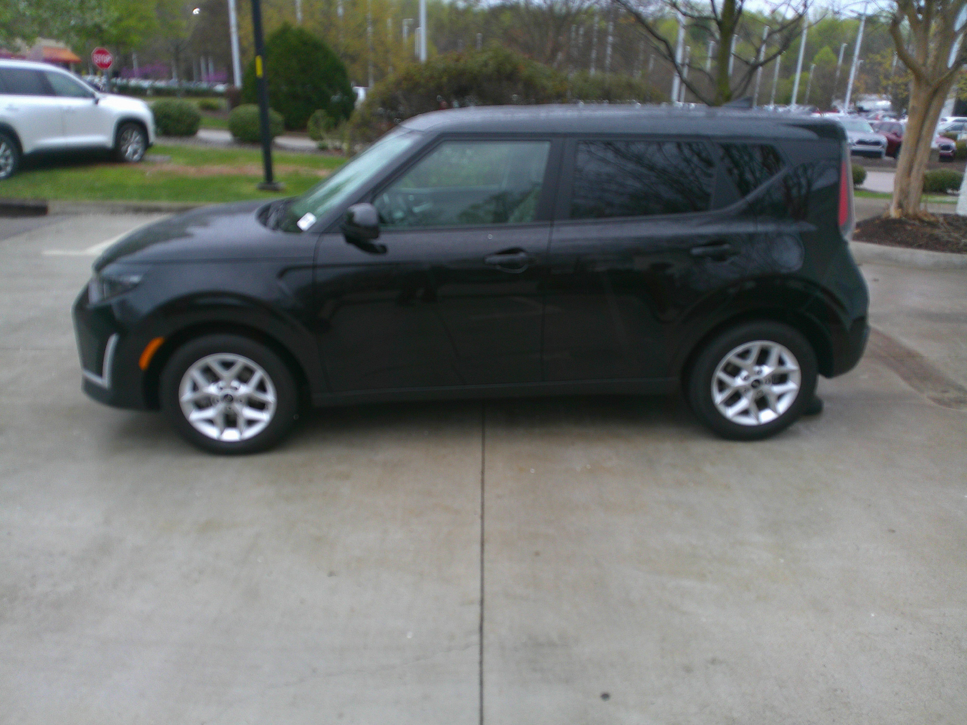 Used 2025 Kia Soul LX w/ LX Technology Package image 10