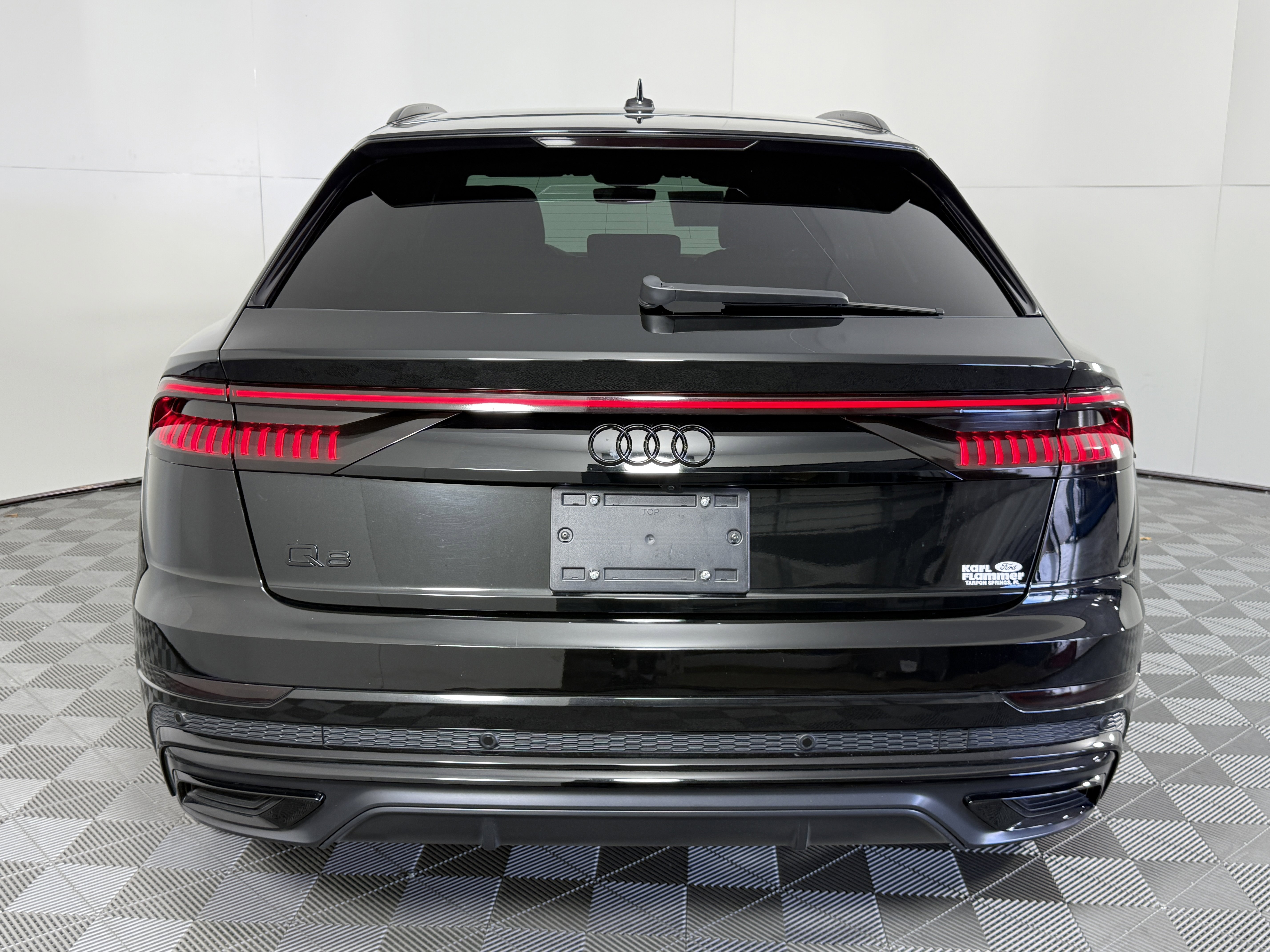 Used 2023 Audi Q8 Premium Plus image 4
