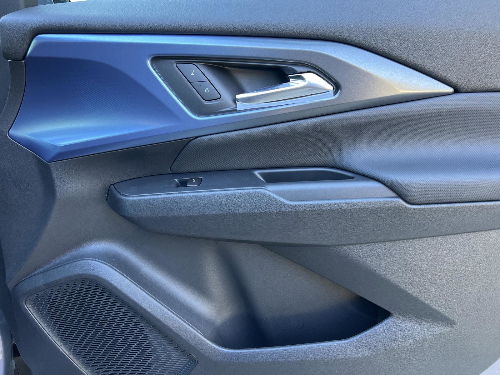 New 2026 Chevrolet Equinox EV LT image 32