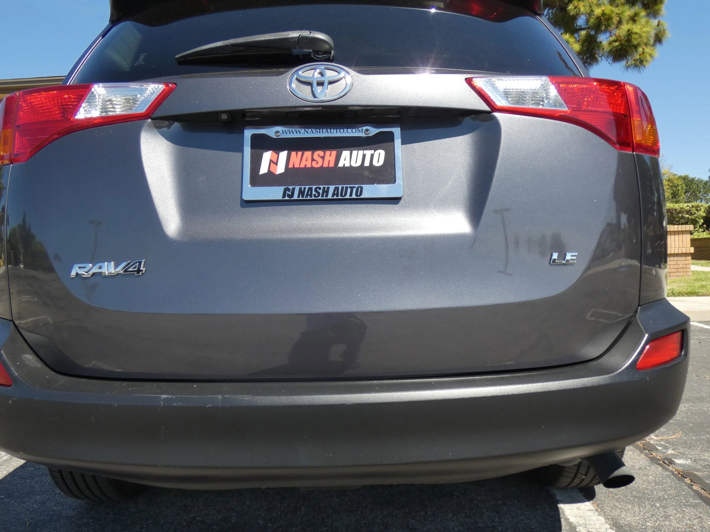 Used 2015 Toyota RAV4 LE image 9