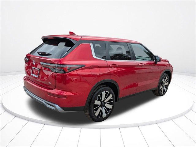 New 2025 Mitsubishi Outlander SE image 4