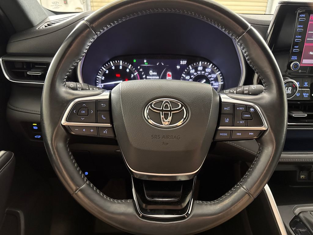 Used 2021 Toyota Highlander XSE FWD image 14