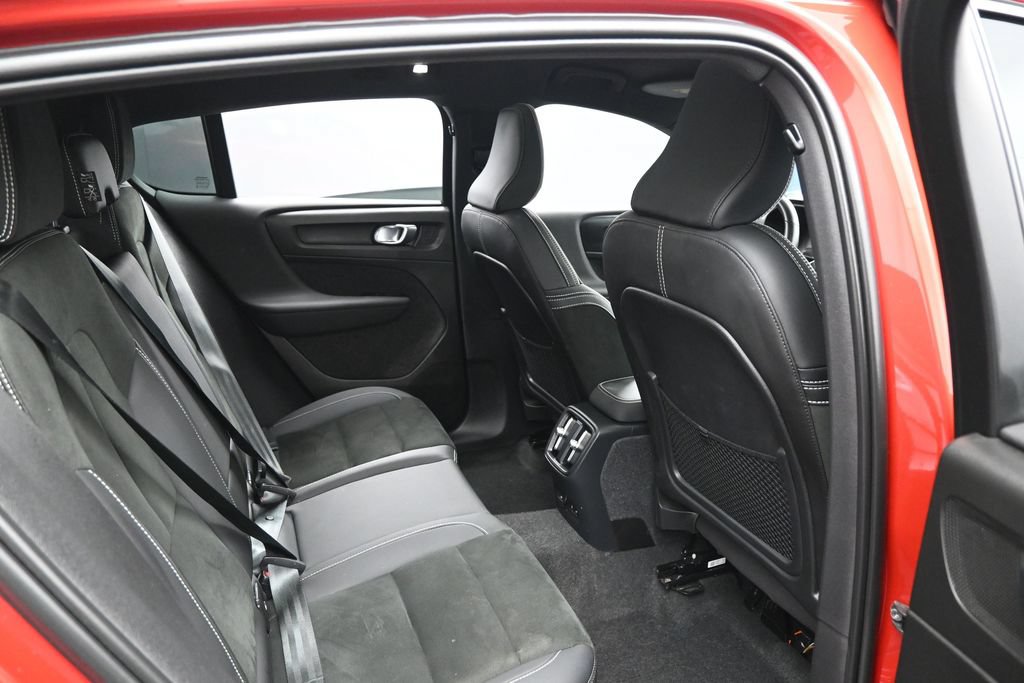 Used 2023 Volvo C40 P8 Recharge Ultimate AWD/4WD image 11