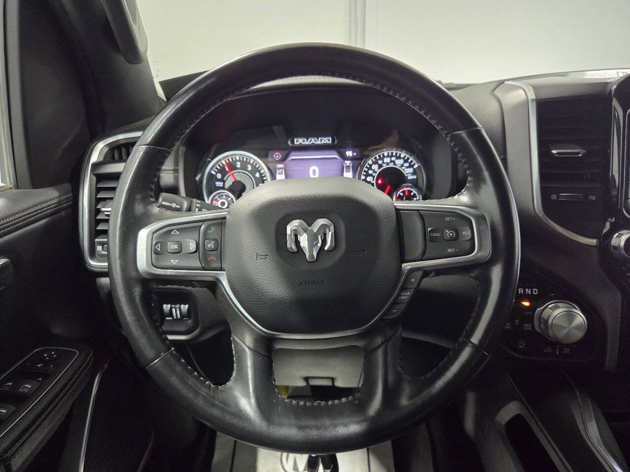 Used 2023 RAM 1500 Laramie AWD/4WD image 13