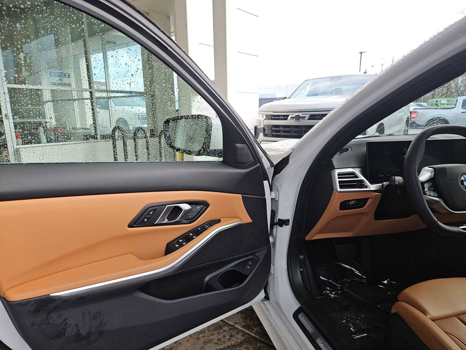 Used 2025 BMW 330i xDrive Sedan w/ Convenience Package image 23