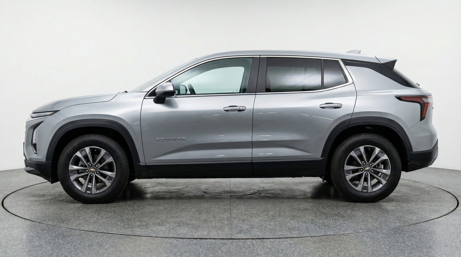 Used 2025 Chevrolet Equinox LT FWD image 5
