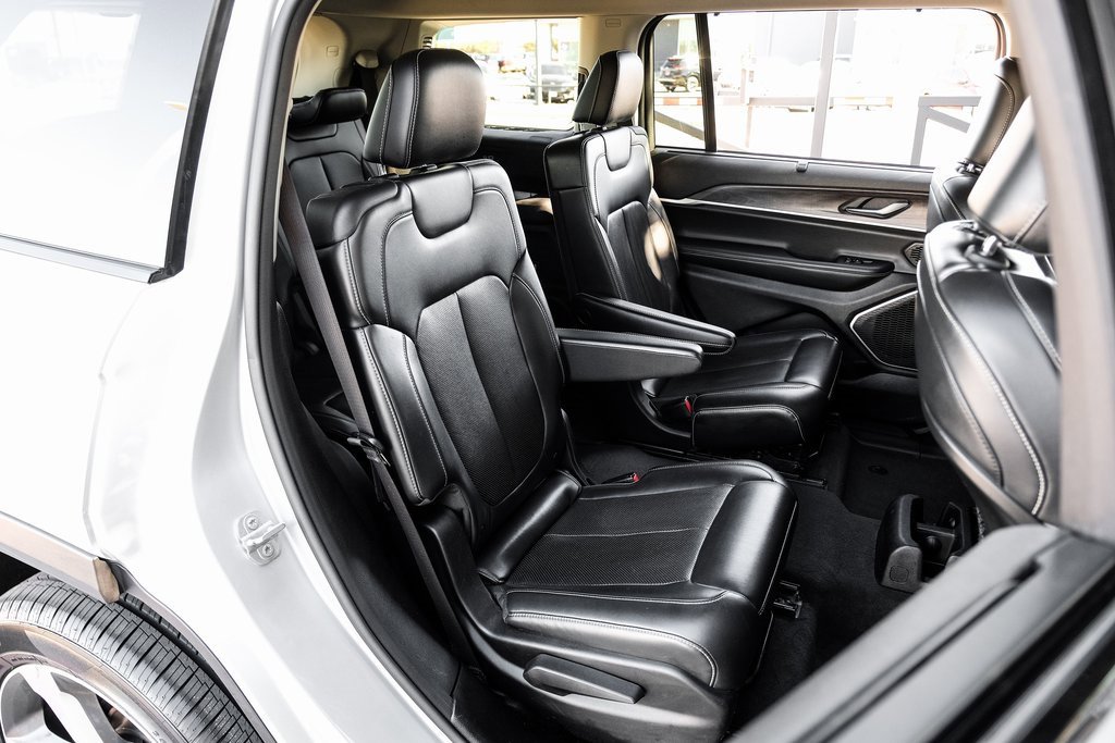 Used 2021 Jeep Grand Cherokee L Limited w/ Luxury Tech Group II image 46