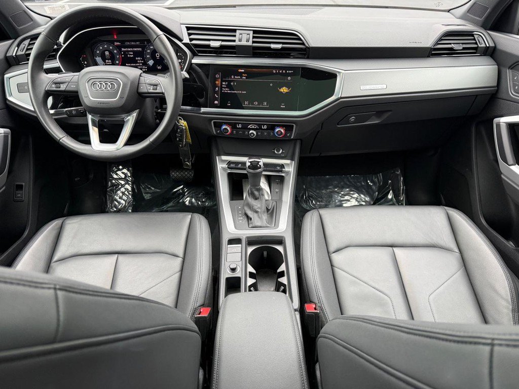 Used 2025 Audi Q3 2.0T Premium AWD/4WD image 11
