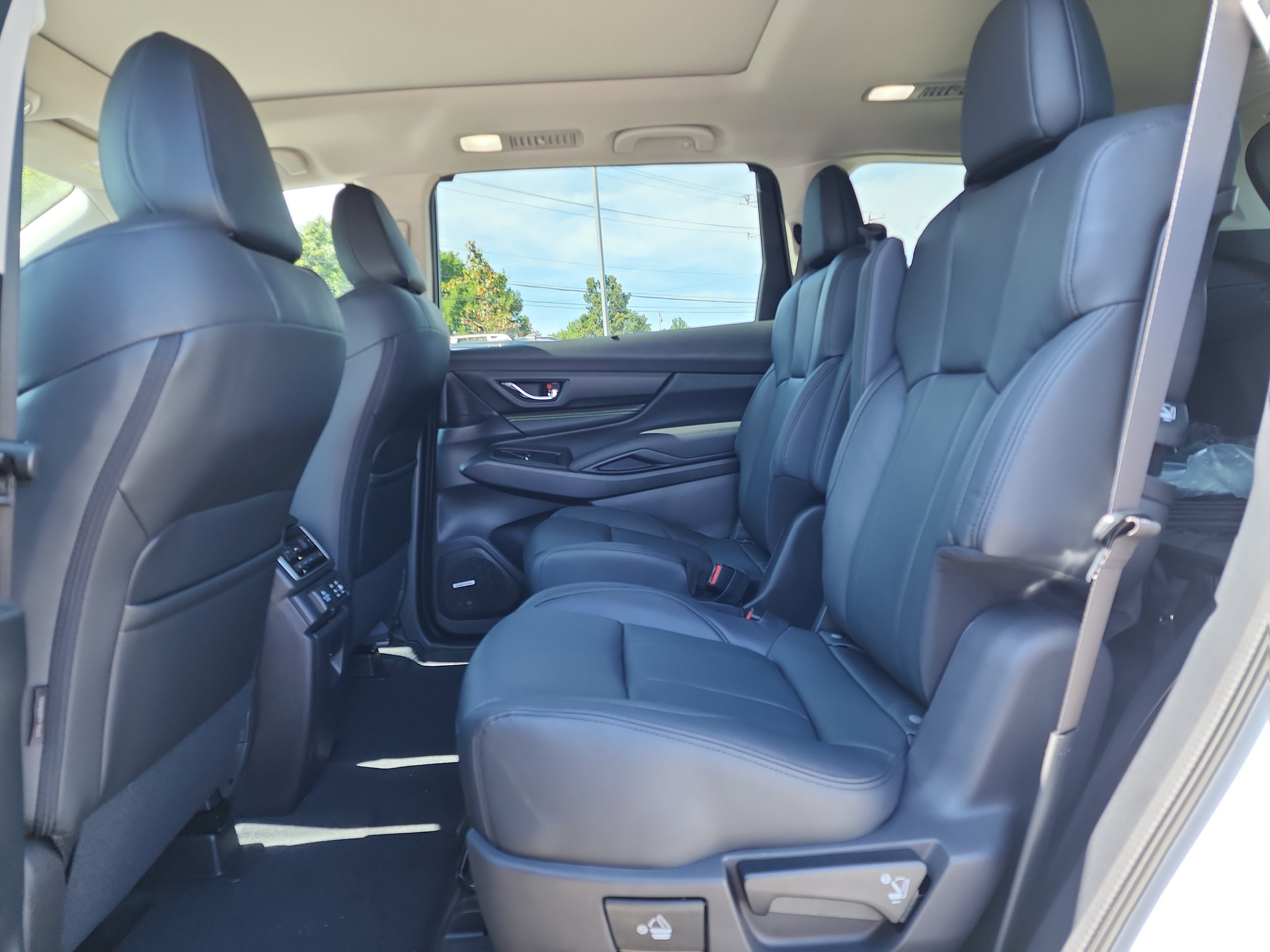 New 2025 Subaru Ascent Bronze Edition w/ Popular Package #2 image 7