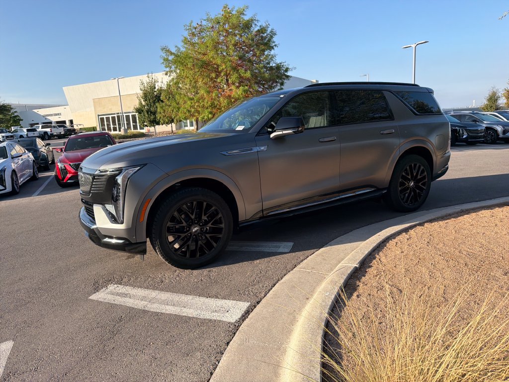 New 2026 Cadillac Escalade IQL Sport 2 w/ LPO, ONYX Package AWD/4WD image 3
