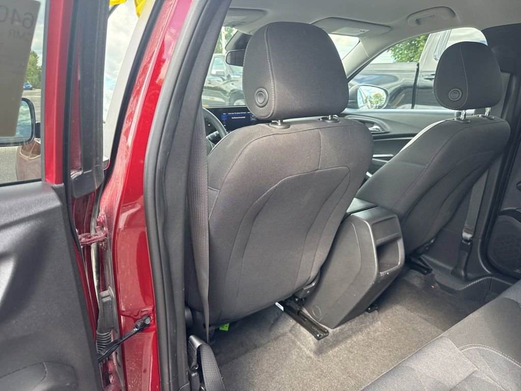 Used 2025 Chevrolet Trax LS image 21