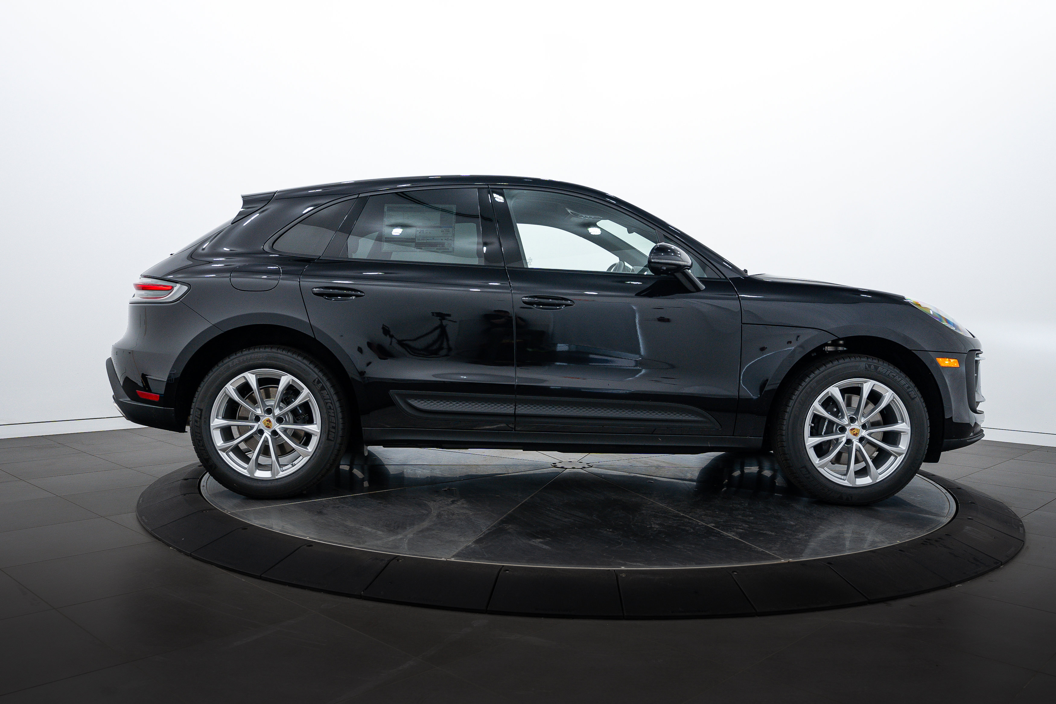 New 2025 Porsche Macan image 8