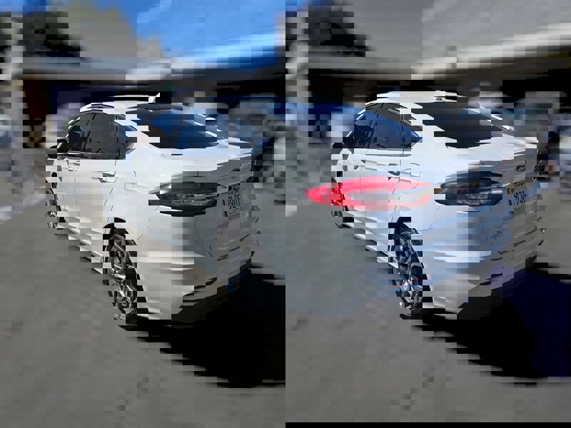 Used 2020 Ford Fusion SEL image 3