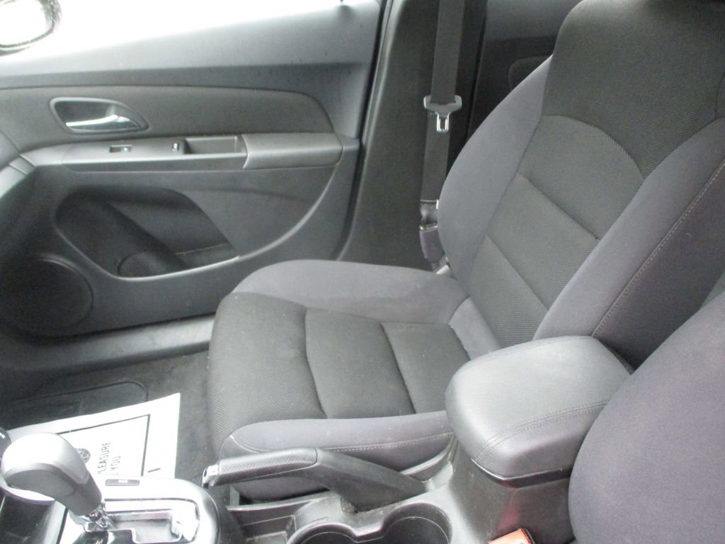Used 2015 Chevrolet Cruze LT image 13