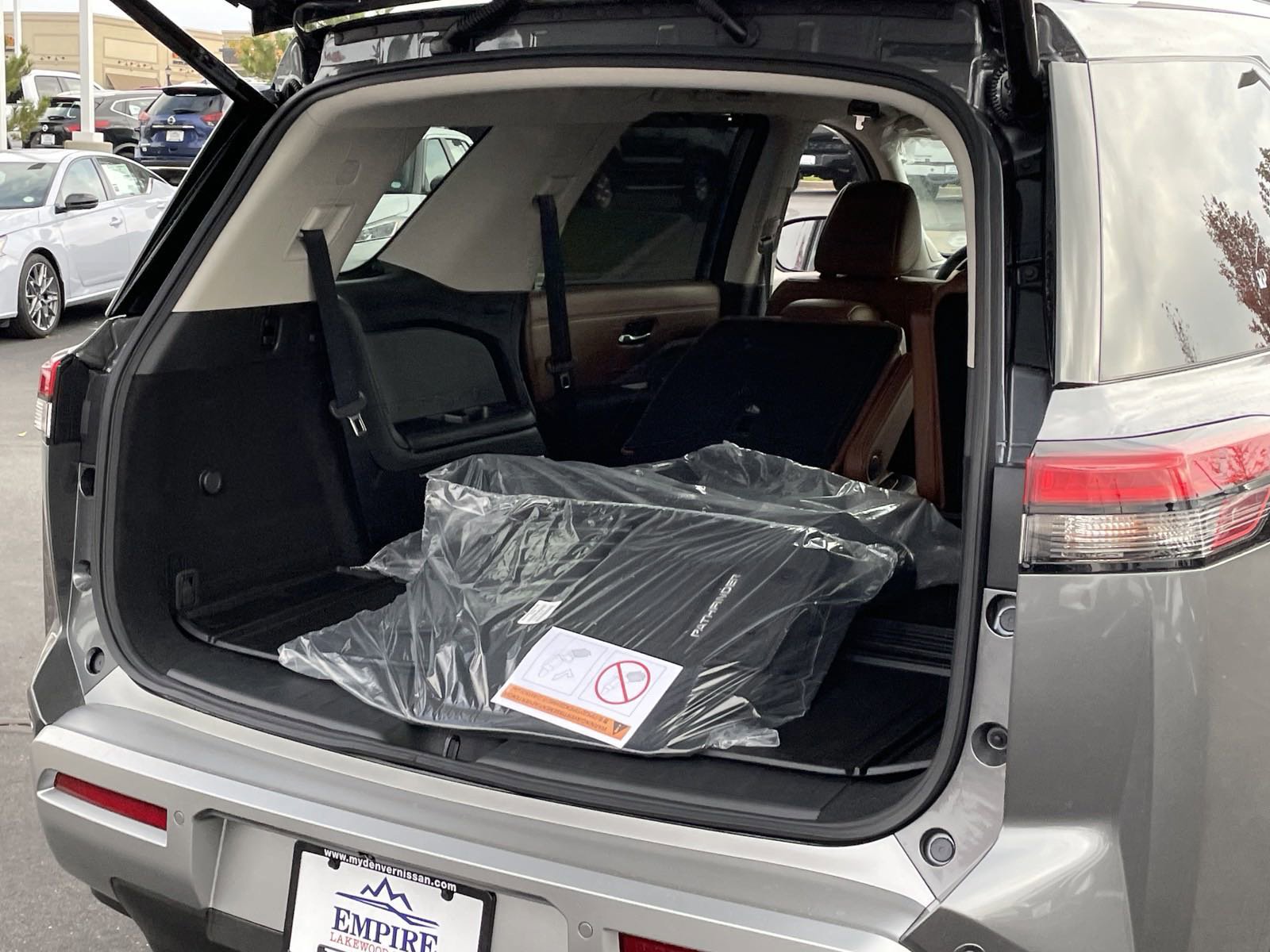 New 2025 Nissan Pathfinder Platinum w/ Cargo Package image 8
