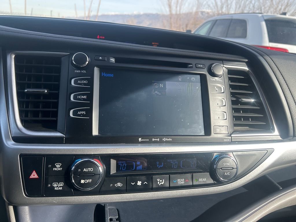 Used 2017 Toyota Highlander XLE image 27