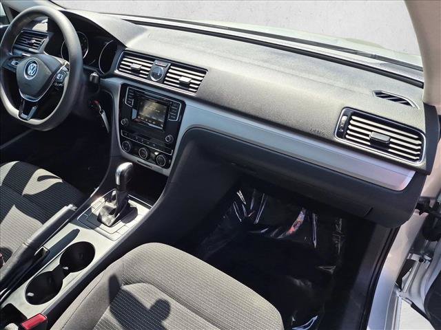 Used 2017 Volkswagen Passat 1.8T S FWD image 20