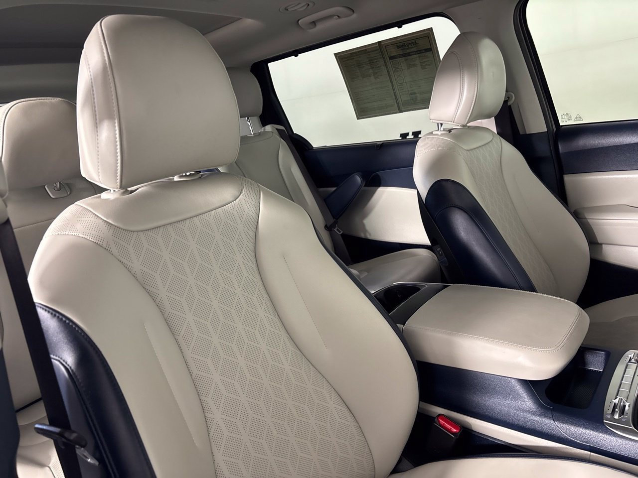 Used 2025 Kia Carnival SX FWD image 29