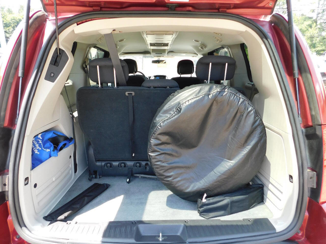 Used 2010 Dodge Grand Caravan Crew w/ Family Value Group image 16