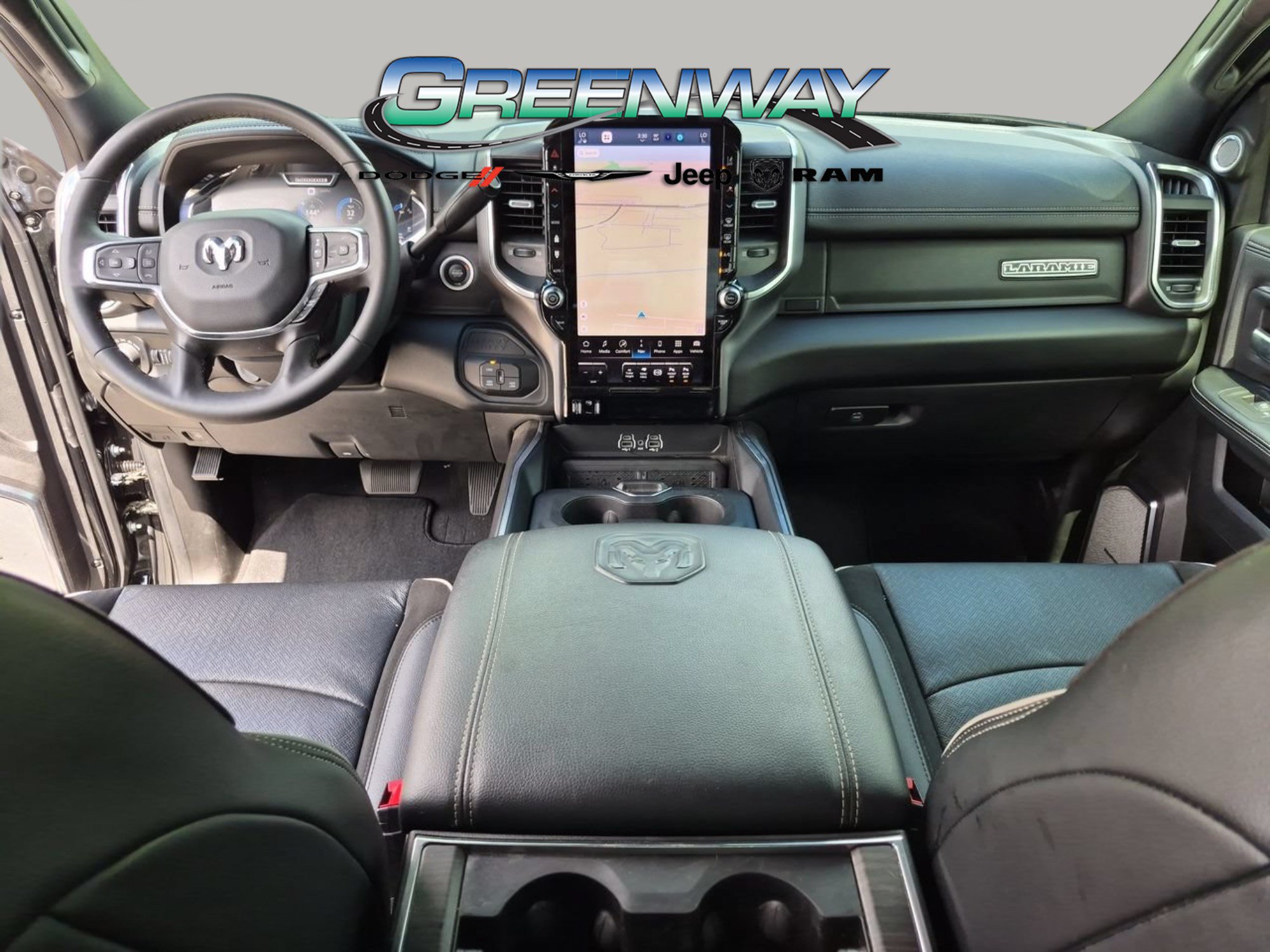 Used 2025 RAM 3500 Laramie AWD/4WD image 9