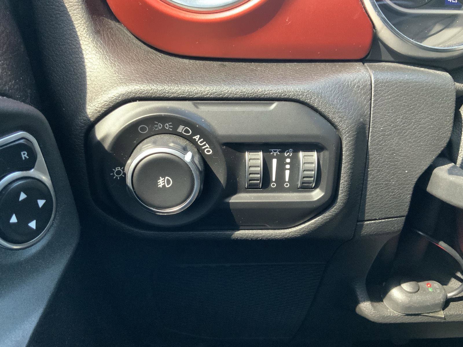 Used 2019 Jeep Wrangler Unlimited Rubicon image 29