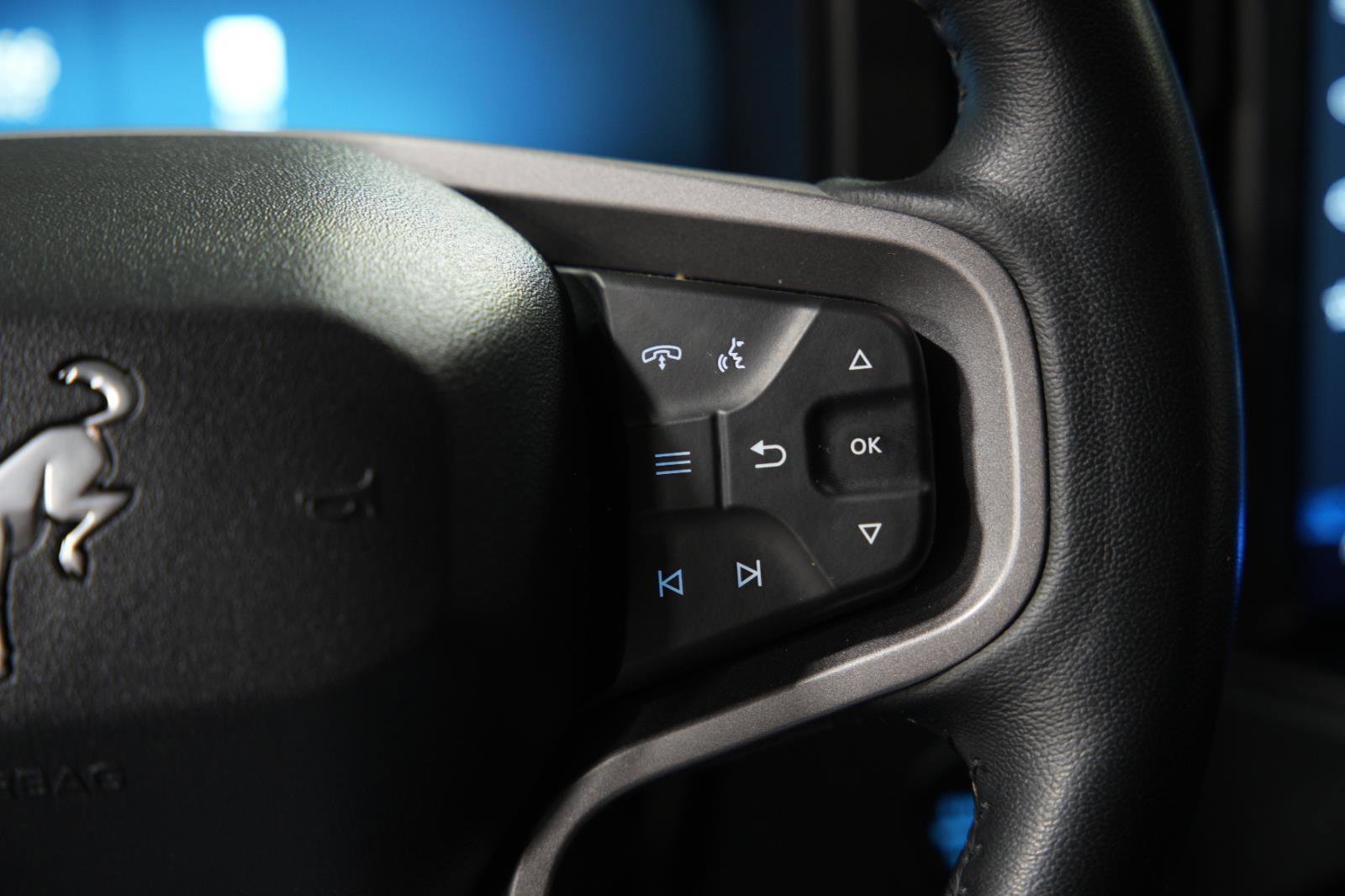 Used 2025 Ford Bronco Badlands image 37