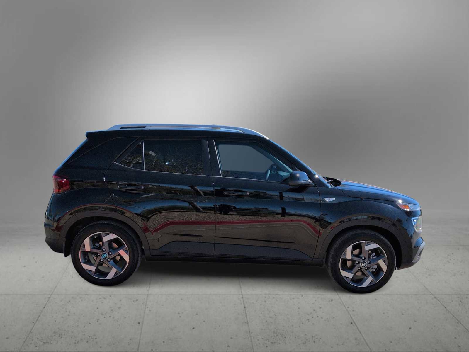 Certified 2026 Hyundai Venue SEL image 9