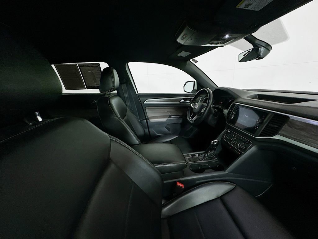 Used 2021 Volkswagen Atlas Cross Sport SE image 28