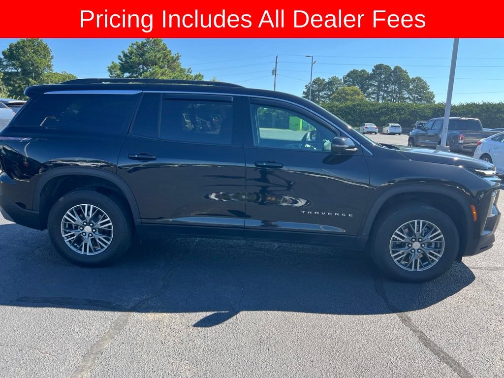 Used 2024 Chevrolet Traverse LT w/ Trailering Package AWD/4WD image 18