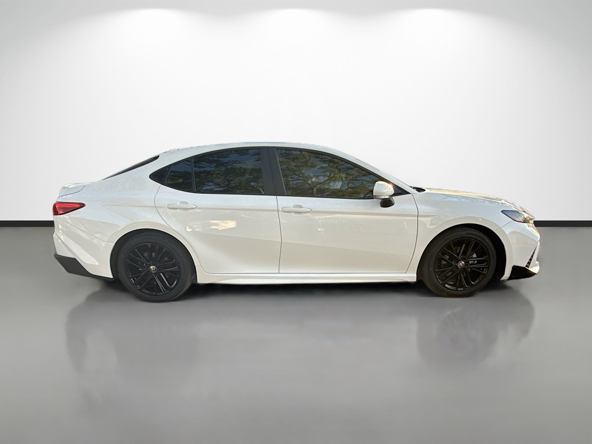 Used 2025 Toyota Camry SE w/ Multimedia Upgrade Package image 2