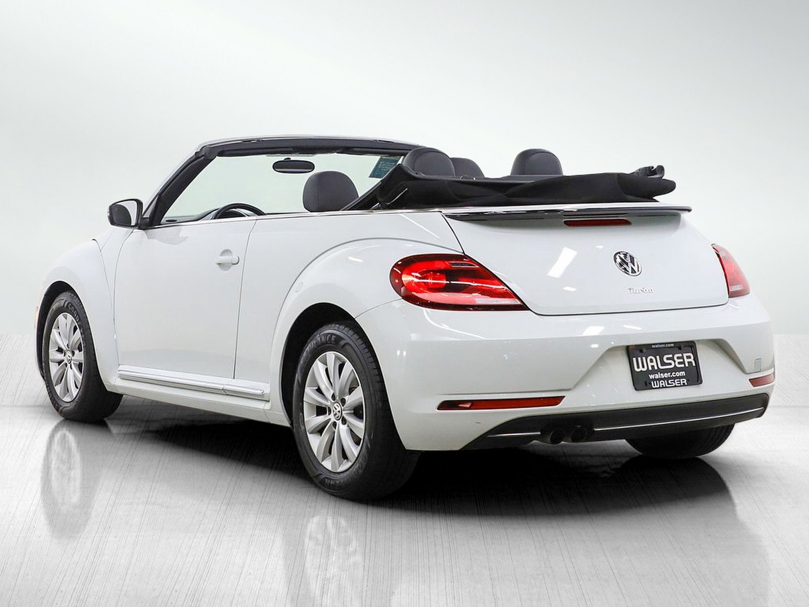 Used 2019 Volkswagen Beetle 2.0T S FWD image 3