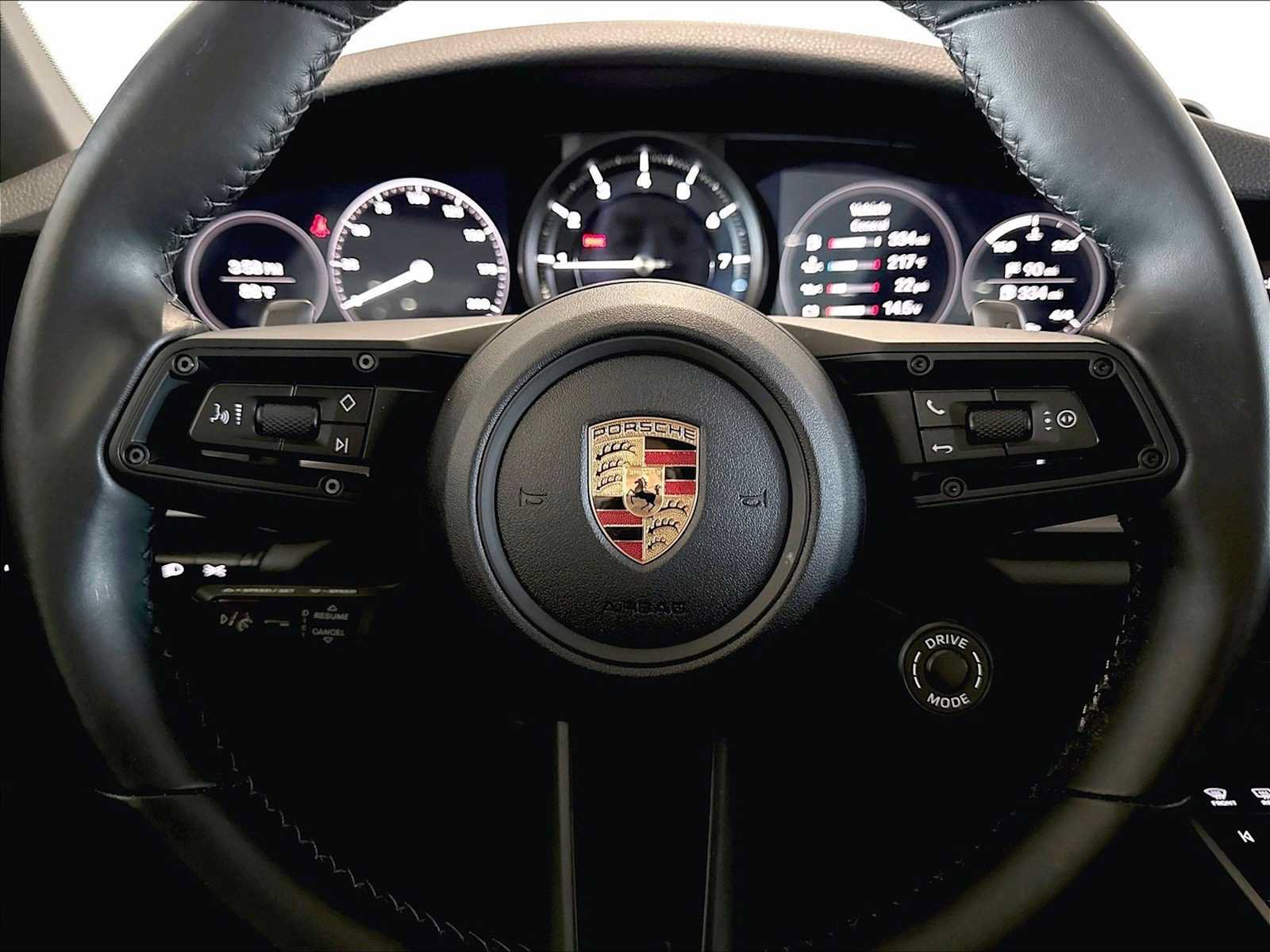 Used 2024 Porsche 911 Carrera RWD image 19