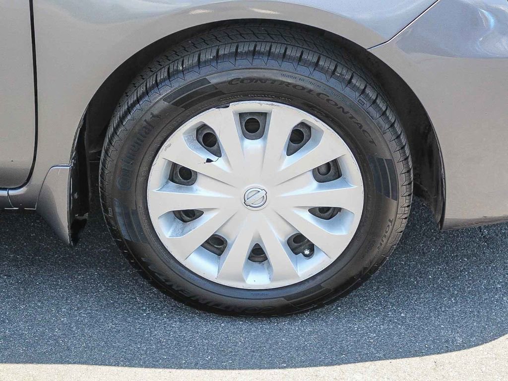 Used 2018 Nissan Versa SV FWD image 12