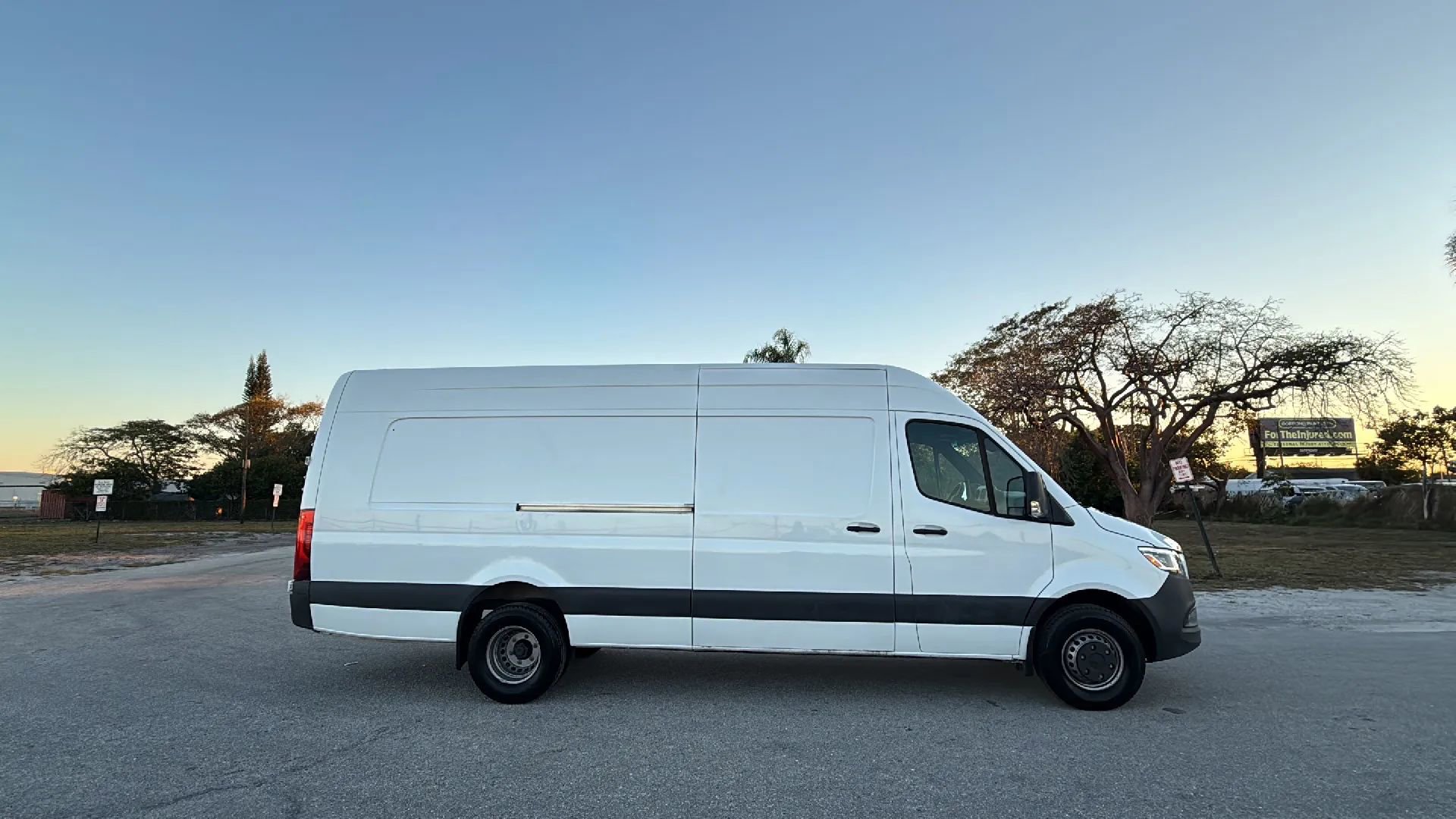 Used 2023 Mercedes-Benz Sprinter 4500 image 6