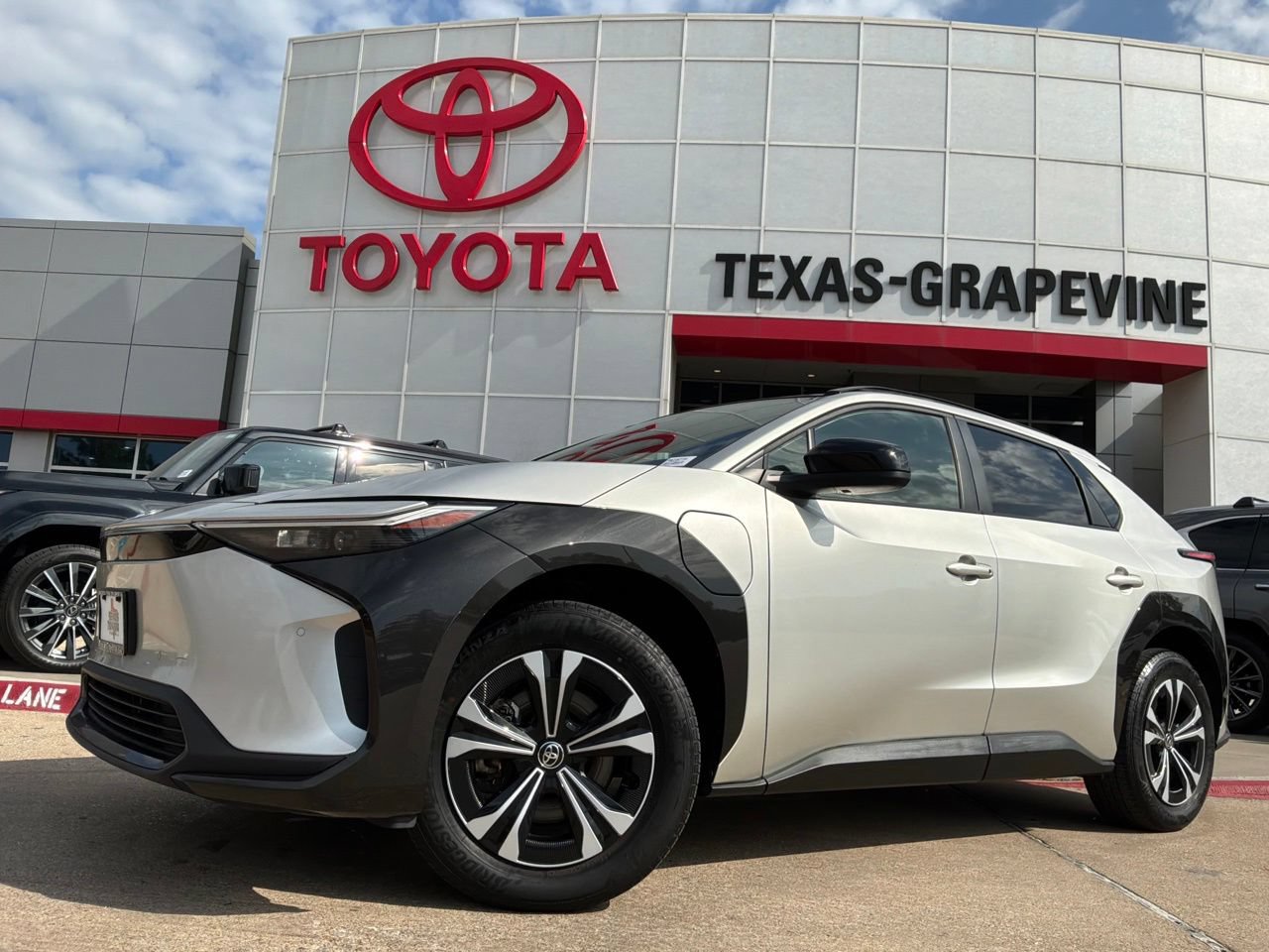 Used 2023 Toyota bZ4X AWD w/ Weather Package image 2