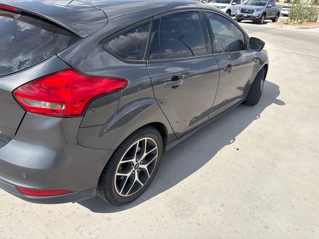 Used 2018 Ford Focus SEL w/ Cold Weather Package FWD image 9