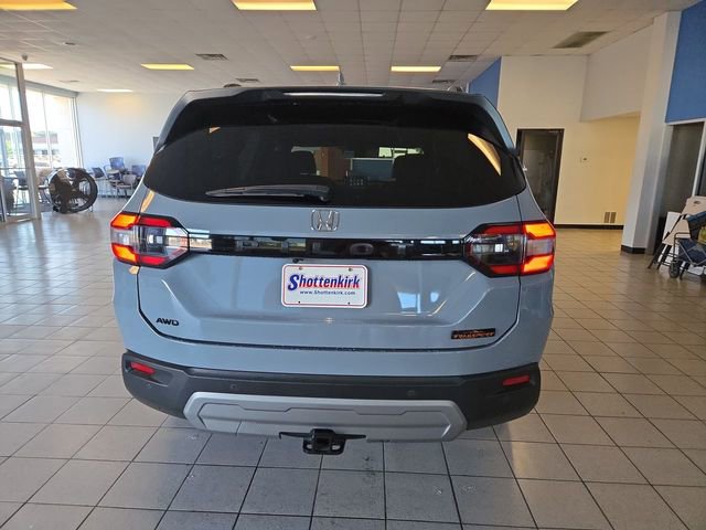 Used 2025 Honda Pilot TrailSport image 7