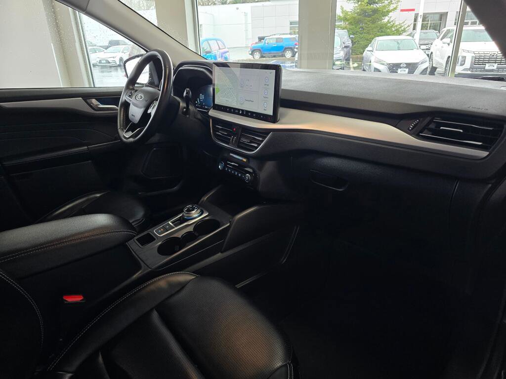 Used 2024 Ford Escape Platinum AWD/4WD image 42