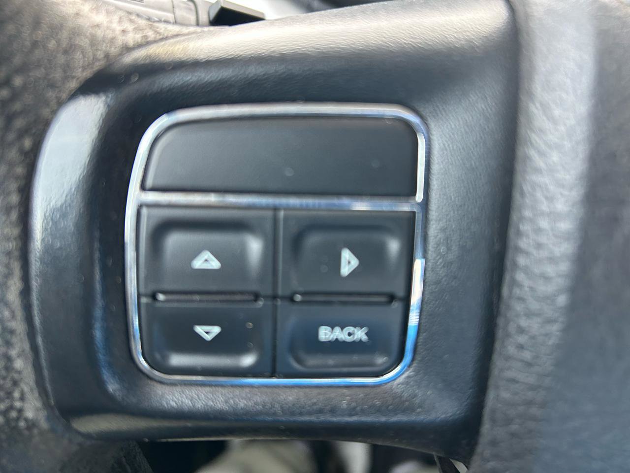 Used 2015 Dodge Journey SE image 18