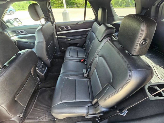 Used 2017 Ford Explorer XLT image 18