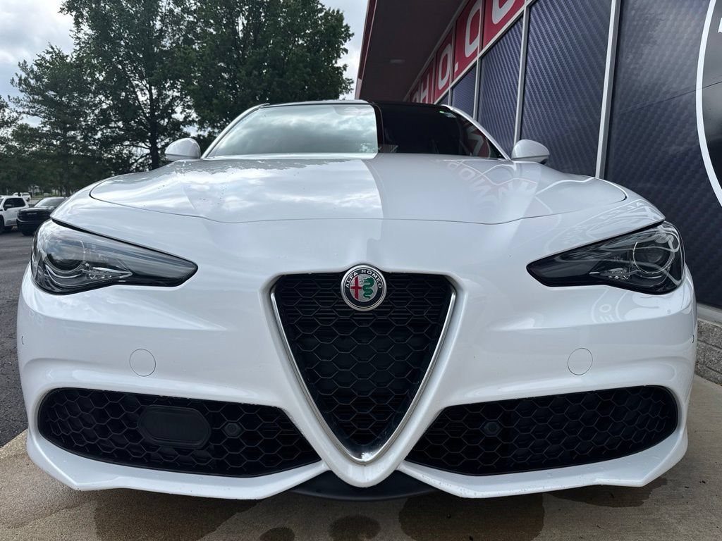 Used 2022 Alfa Romeo Giulia Ti AWD/4WD image 8