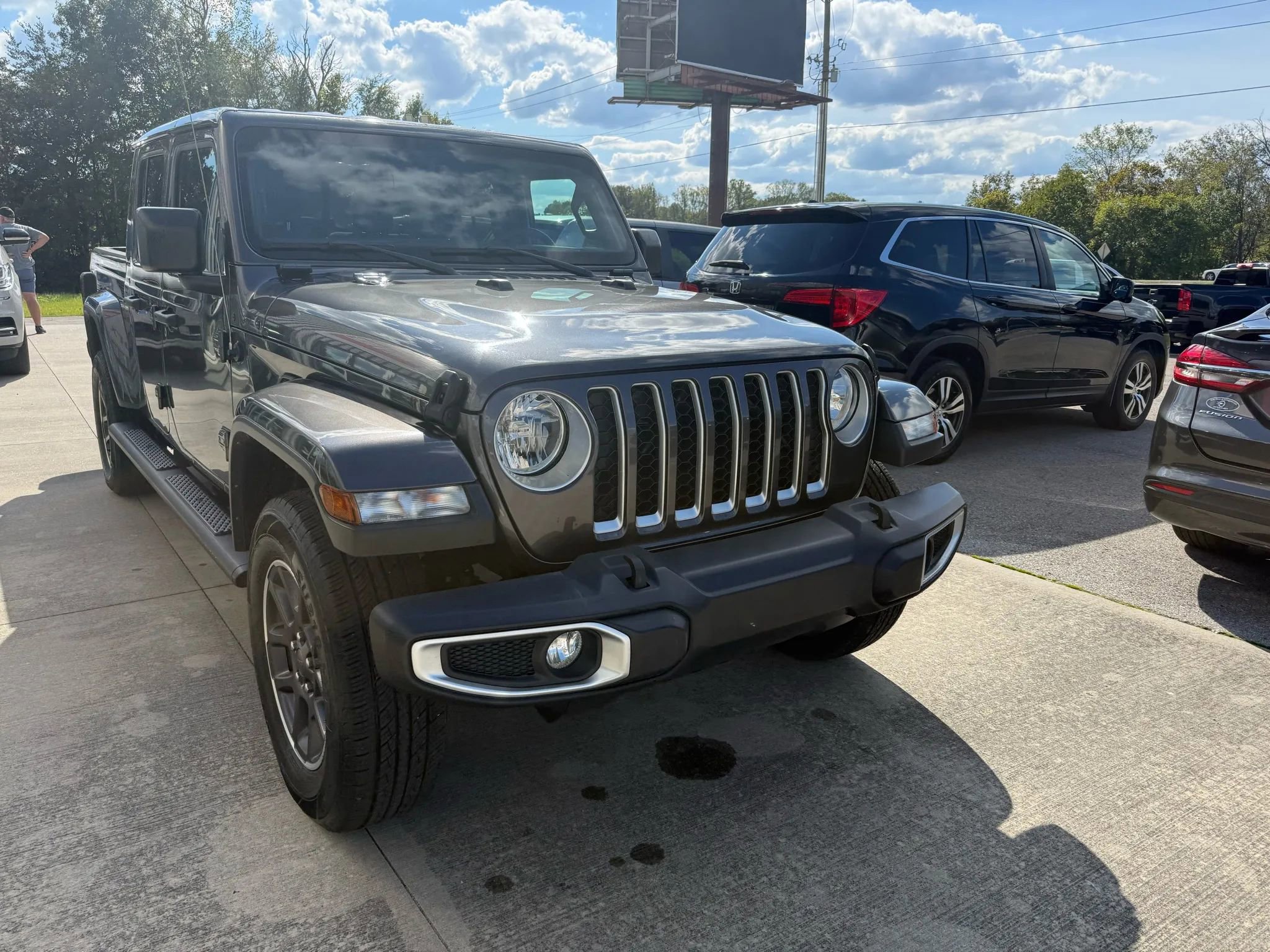 Used 2023 Jeep Gladiator Overland image 29
