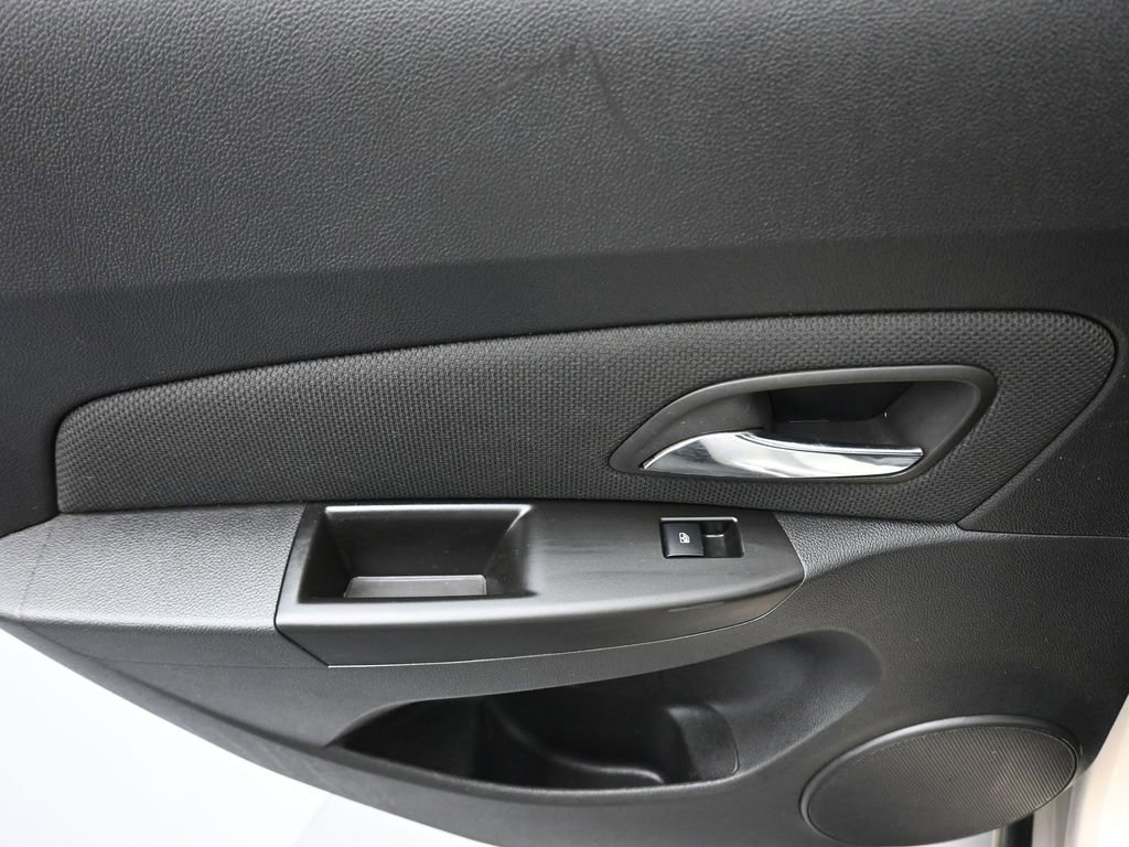 Used 2012 Chevrolet Cruze LT image 25