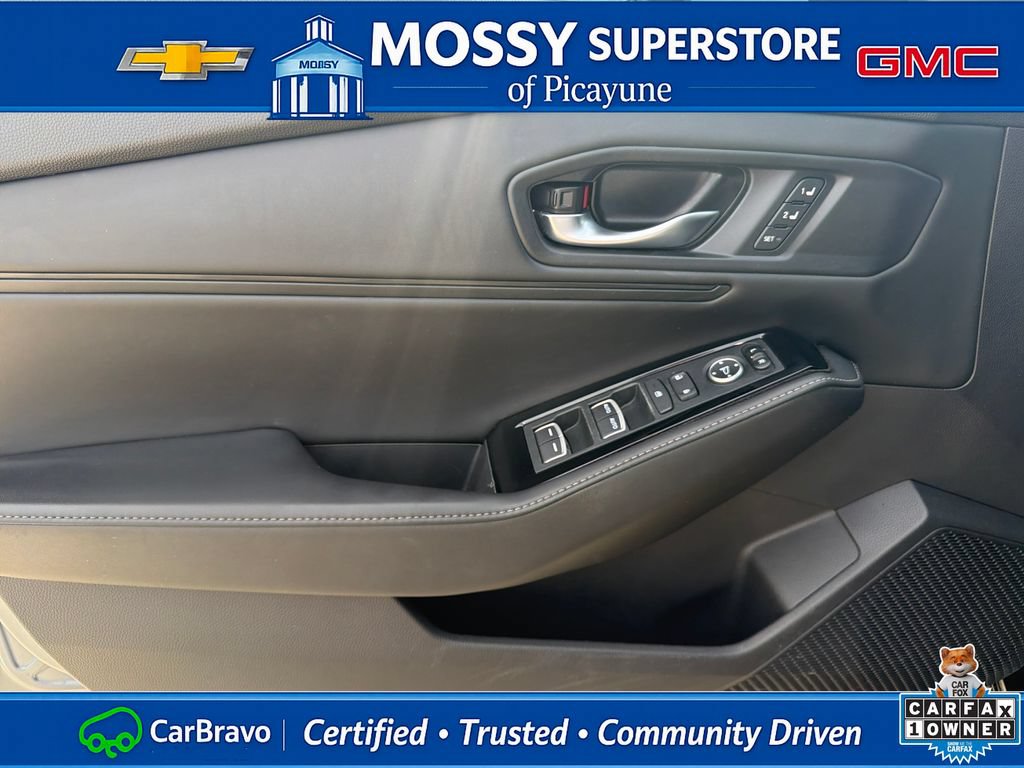 Used 2023 Honda Accord Touring image 11