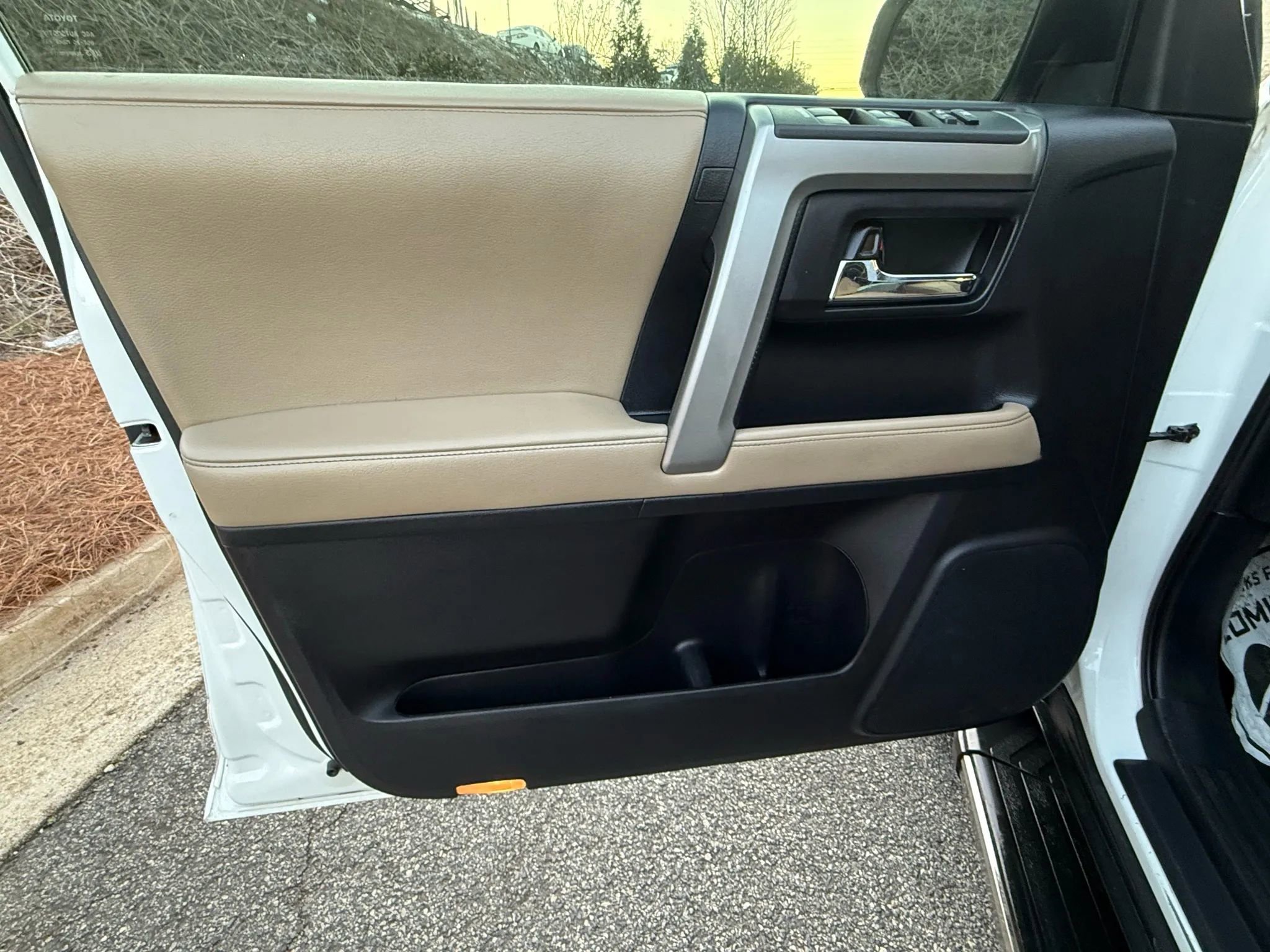Used 2014 Toyota 4Runner SR5 Premium image 17