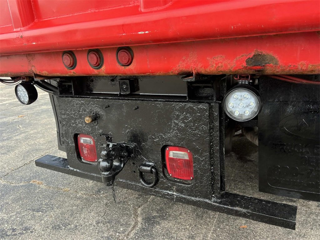 Used 2017 Ford F550 4x4 Regular Cab Super Duty image 13