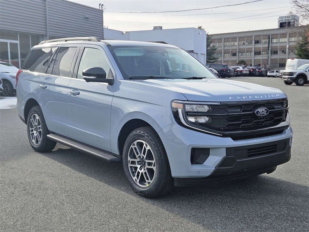 New 2026 Ford Expedition Active image 6