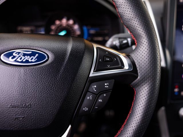 Used 2024 Ford Edge ST-Line image 11